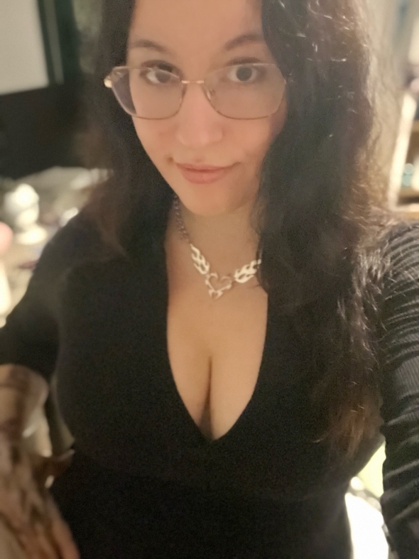 I am a big fan of chokers but I love this necklace so much 