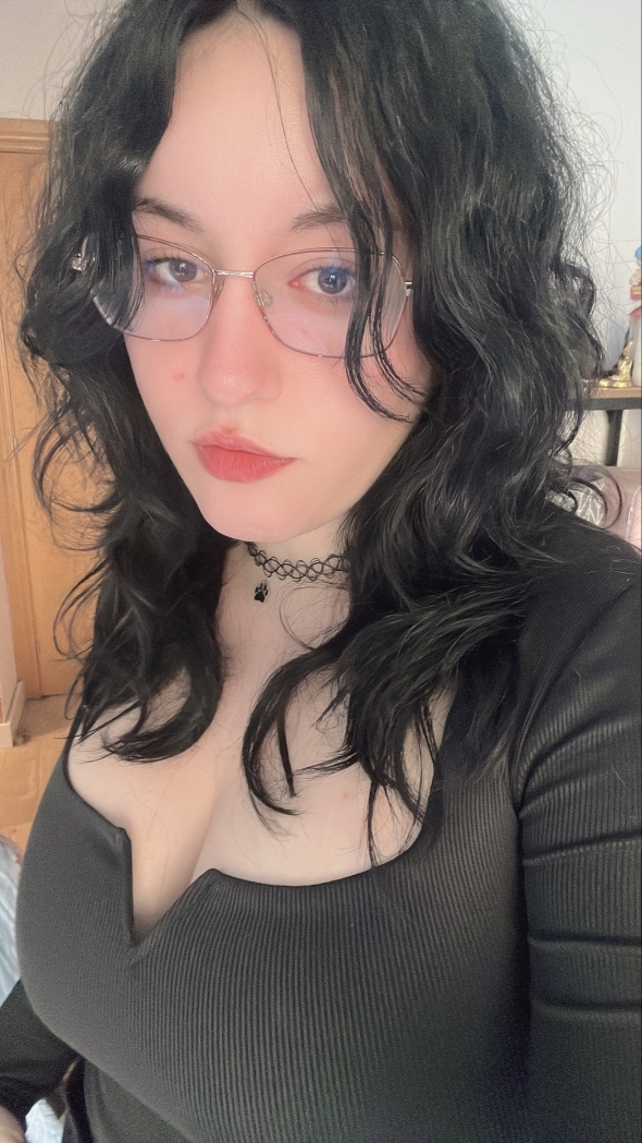 Just a cute selfie with my new hairstyle 